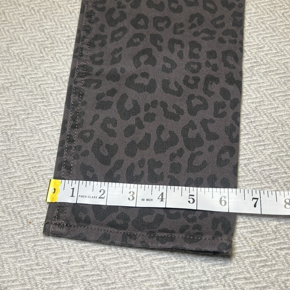 GAP Maternity Vintage Slim Jeans. Leopard Print - Black and Gray. Size 27 - Picture 10 of 12
